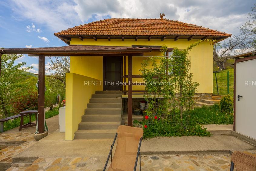 Provita de Sus, Prahova, Casa renovata, Comision 0 % - 25