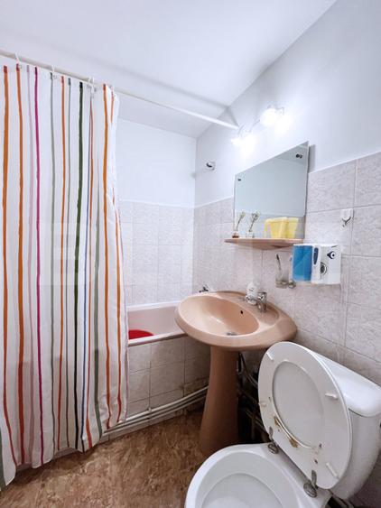 Apartament 2 camere, 42 mp, zona Pacurari