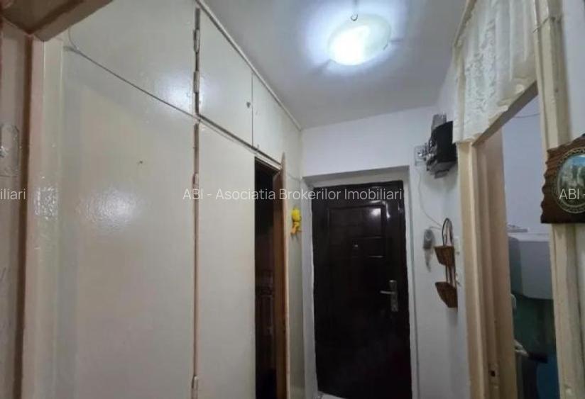Calea Vitan/Auchan,garsoniera cf1,bloc 1978,55.000euro - 5