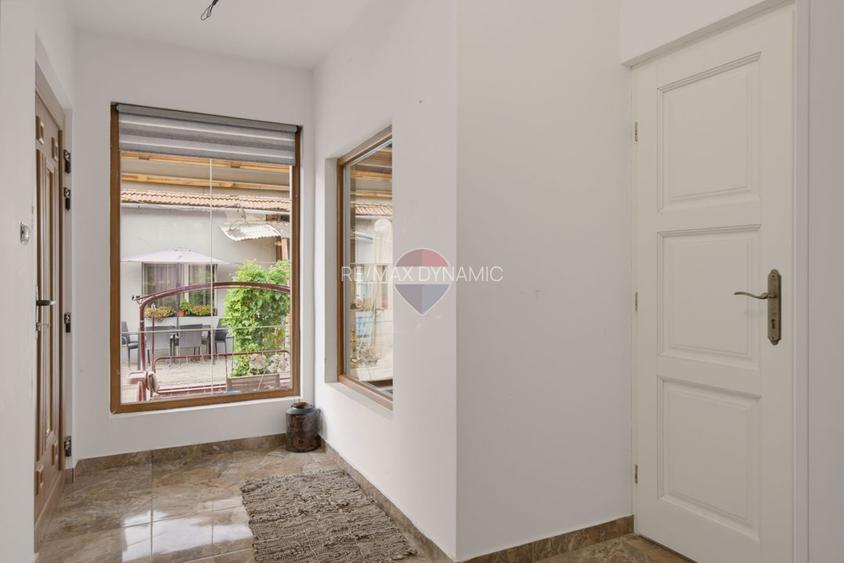 Vilă cu 4 camere de închiriat în zona Intim - 23