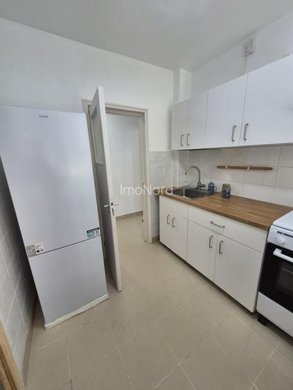 3 camere renovat, mobilat , balcon, str.Londra, loc parcare inclus - 4