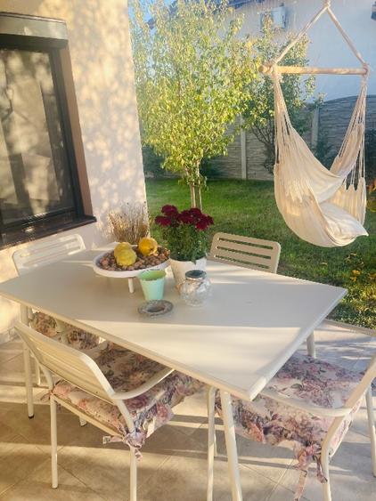 Vand casa in Sanmihaiul Roman,langa Livada Nora