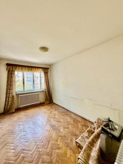 Apartament cu 4 camere-2 balcoane- zona Piata Centrala