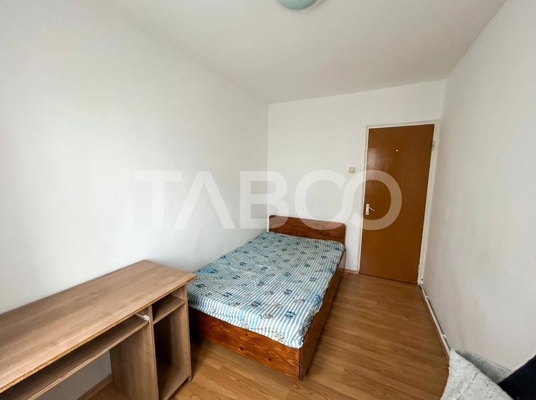 Apartament 3 camere 60 mpu cu balcon si pivnita in zona Mihai Viteazu