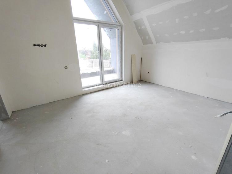 Casa cuplata, noua, intr-o zona de case- linistita,in Dambul Rotund - 10