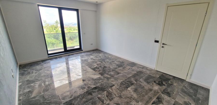 INTABULAT Apartament 3 camere decomandat + loc parcare, bloc nou etaj 1/3 GALATA