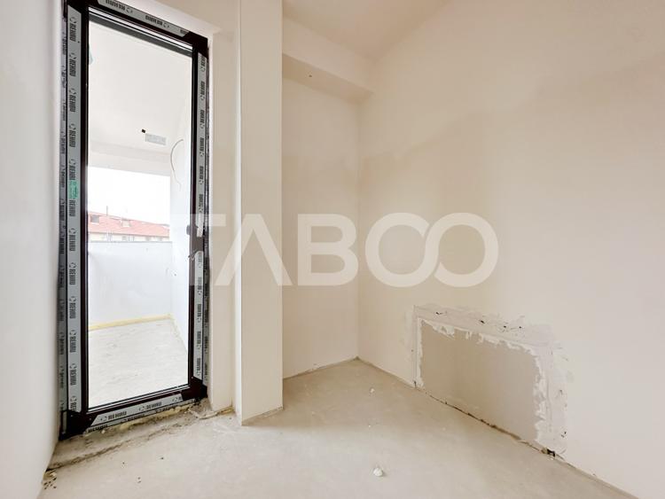 Casa de vanzare tip duplex cu 4 camere si curte generoasa in Floresti
