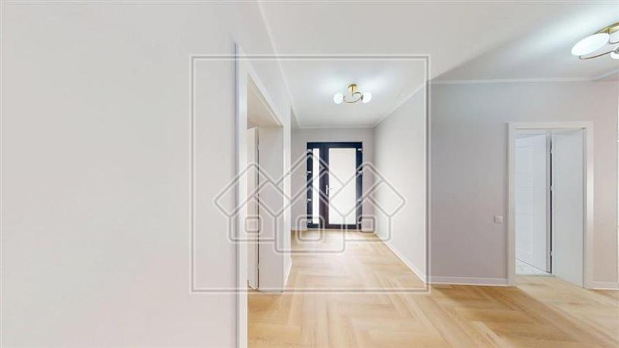 Casa individula de vanzare, teren mare, 4 camere, la cheie, zona buna