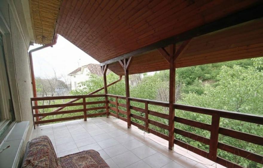 Casă tip duplex de vânzare, 181 mp, zona Săsar