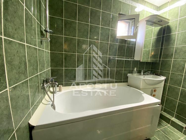 Casa cu 4 camere, curte proprie, Ghiroda