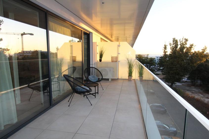 VOGH Olimp 2 camere cu terasa mare view catre mare. De vanzare ap la mare in OLI