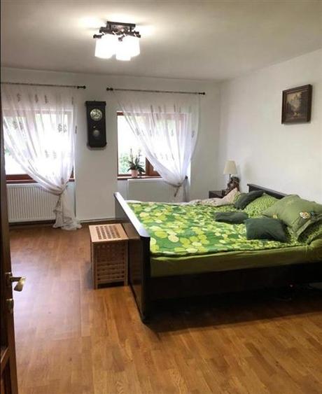 2 Case renovate, gata de mutat. Zona Vulcan