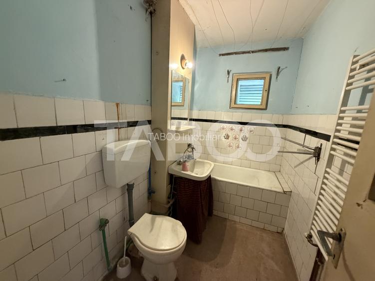 Apartament semidecomandat 4 camere 2 bai etaj 2 zona 1 Decembrie 1918