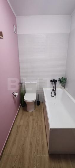Apartament cu 3 camere, 63 mp, cu 2 bai si balcon mare, in zona Valea Garboului