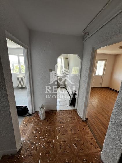 Apartament 2 camere decomandat – Micro 7 | Etaj 2 | Balcon | Panoramă
