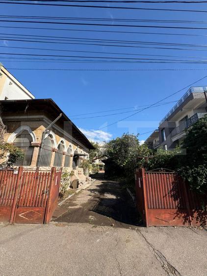 Casă de vânzare pentru renovare sau demolare – zonă premium Caraiman – Republici