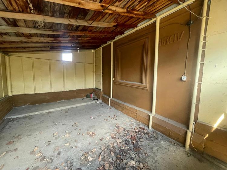 Casa parter, cu 4 camere, 140 mp, teren 1000 mp, zona Simnicul de Jos