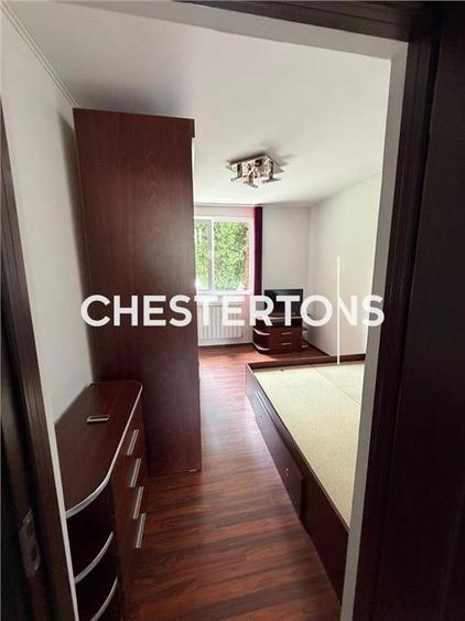 Apartament renovat, 3 camere semidecomandat, Dr. Taberei in spatele restaurantul