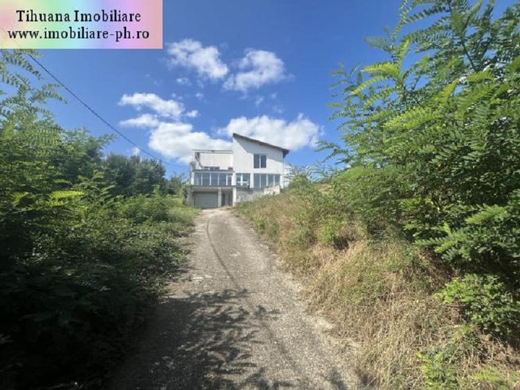 Tihuana Imobiliare:Vila de vanzare-Valenii de Munte(teren 2736 mp)