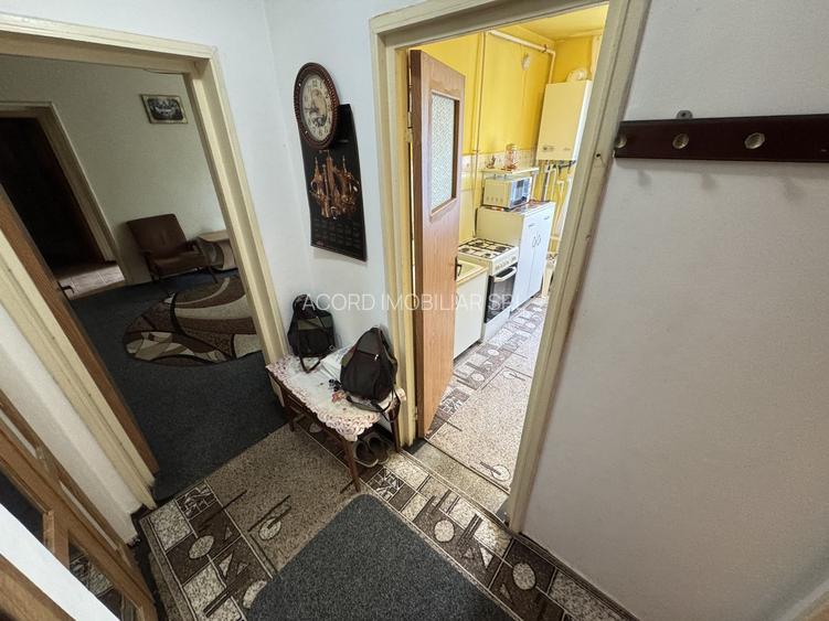 Apartament 3 camere zona Tomis Nord - Brotacei cu Centrala la Etajul 1 - 9