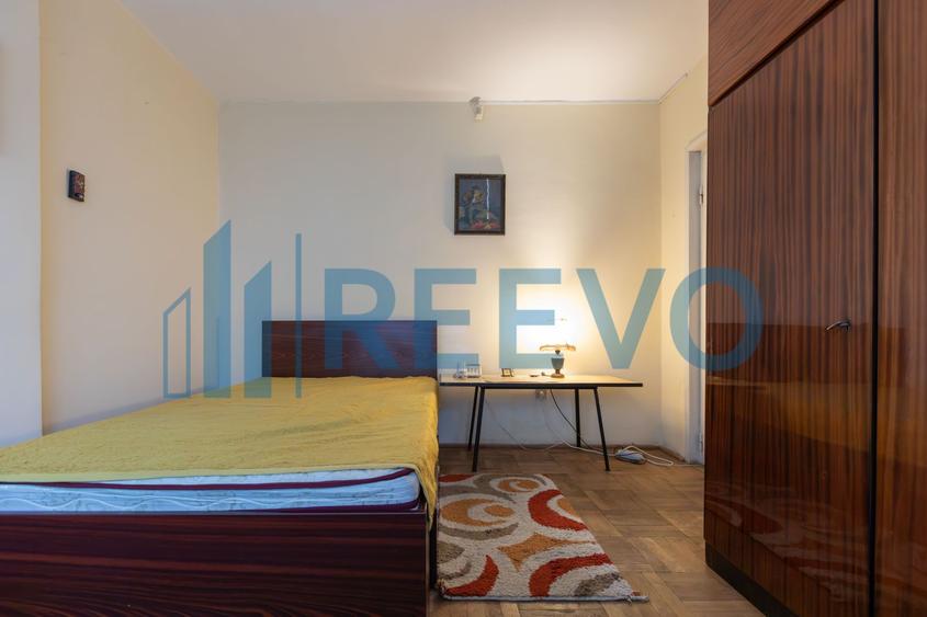 Apartament 4 camere, et. 1, str. 9 Mai, Bacău