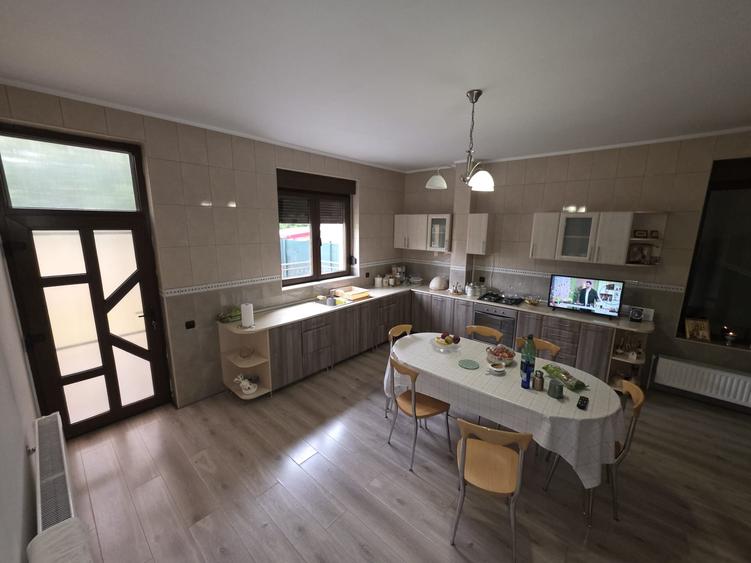 Pipera Vila individuala spatioasa 220mp teren generos 725 mp toate utilitatile