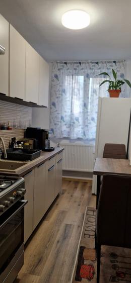Apartament de 3 camere, semidecomandat, in zona Centru