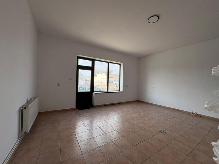 Spatiu comercial stradal cu vitrina, GH. DOJA - expunere excelenta!