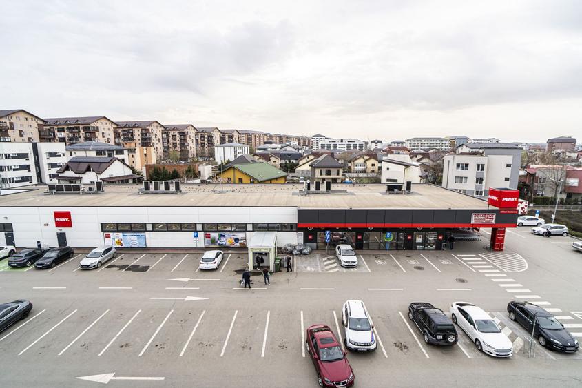 Studio 37 mp, mobilat, etaj 4, lift, situat langa Penny Market - Rezervelor