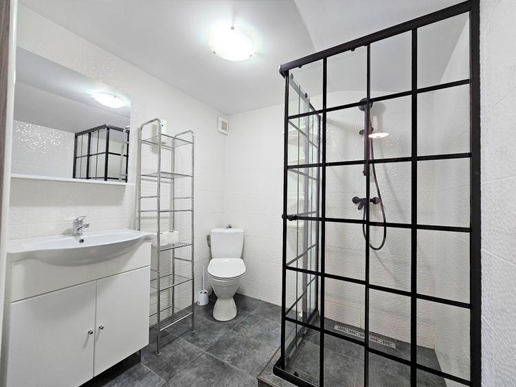 Apartament de închiriat, 6 camere, 202 mp, Borhanci zona Alverna