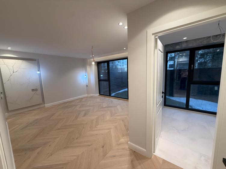 Duplex cu două curți și finisaje premium – acces la lac și parc priva, sector 1,