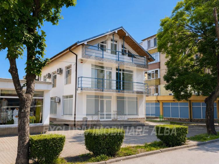 Spatiu Comercial | Laborator analize medicale | 400 mp | Cetate