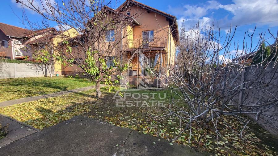 Casa individuala cu 7 camere si garaj,Dumbravita
