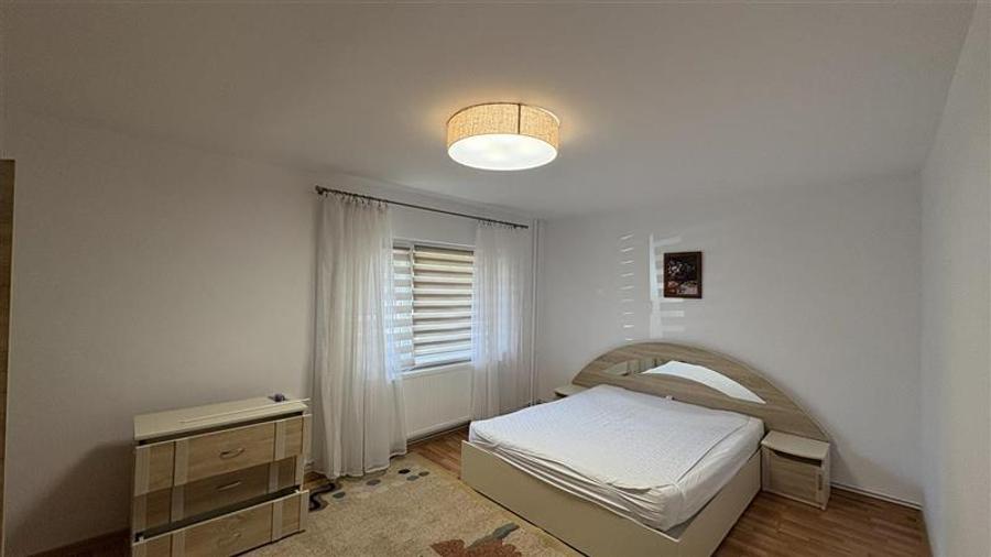Inchiriere apartament 3 camere modern cu parcare in Zorilor- str Meteor, Cluj-Na