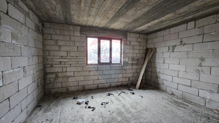 Casă / Vilă cu 12 camere, teren intravilan de 2869mp în Siminicea, SV - 26