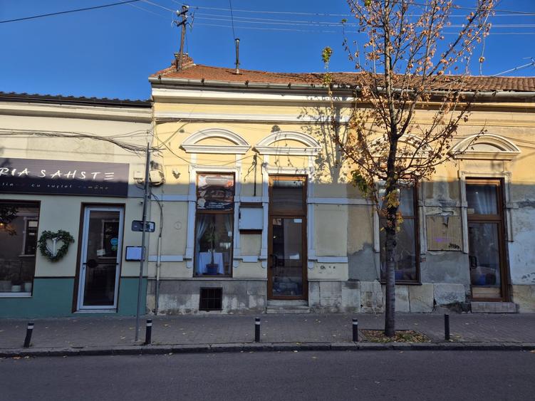 DE VÂNZARE – Spațiu de alimentație publică 53mp+111mp teren