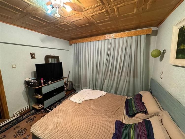 Apartament 3 camere de vanzare in Sud, etaj 3, CT, izolat