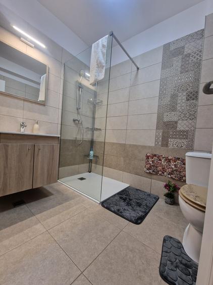 Mamaia Nord(Leon Beach)- 2 camere decomandate mobilat-utilat-98.000euro