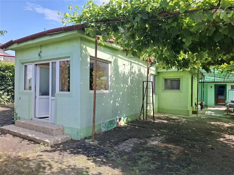 Casa cu teren 1662 mp teren, Golesti