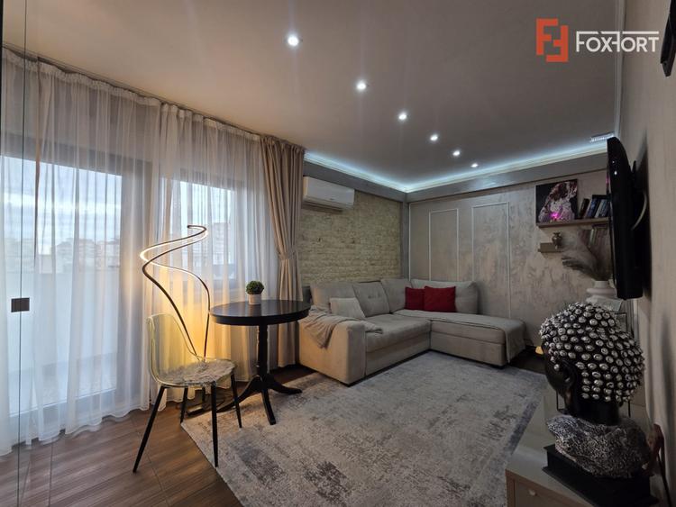 Garsoniera moderna cu balcon de vanzare 32 mp utili | Banu maracine Arad