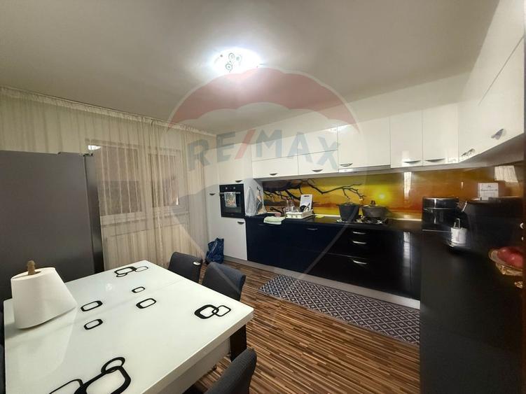 Casă / Vilă cu 5 camere de vânzare