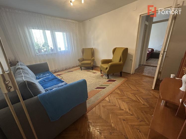 Apartament cu 3 camere de vanzare - Girocului