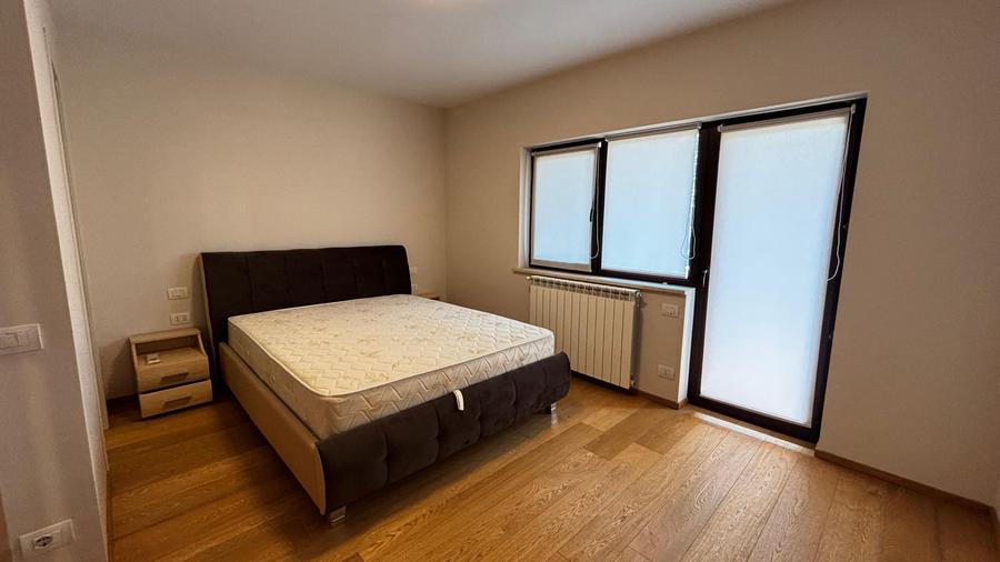 VANZARE VILA TIP DUPLEX - MOBILATA SI UTILATA - ZONA MIHAI BRAVU