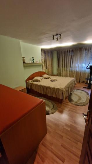 Apartament 4 camere, 79 mp, parcare, pivnita, Centru - 140.000 Euro