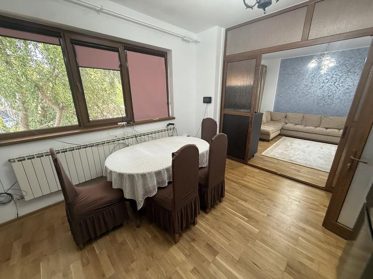 De închiriat apartament 3 camere 85 mp + terasa etaj 1