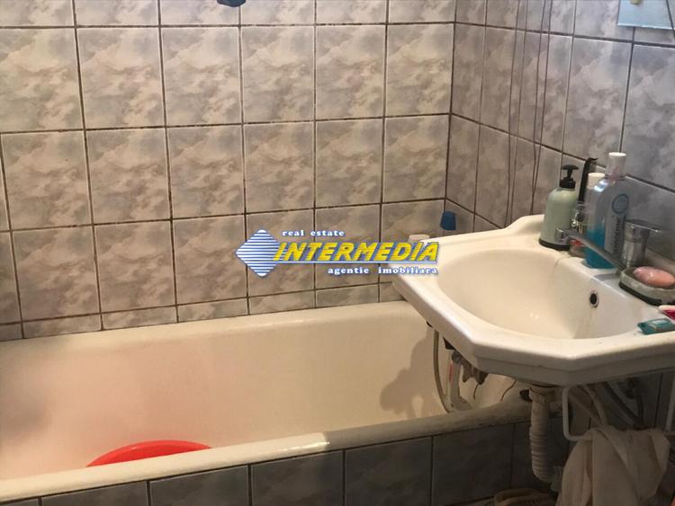 Vanzare apartament 4 camere deco bai 2 balcoane CETATE Closca bloc proprietate