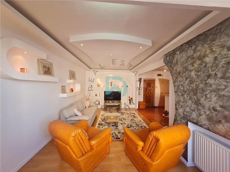 Apartament 3 camere Grivitei, intermediar, Brasov