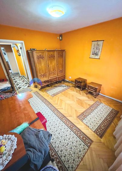 Apartament 3 camere – Bulevardul Traian, zona H-uri – Etaj 1