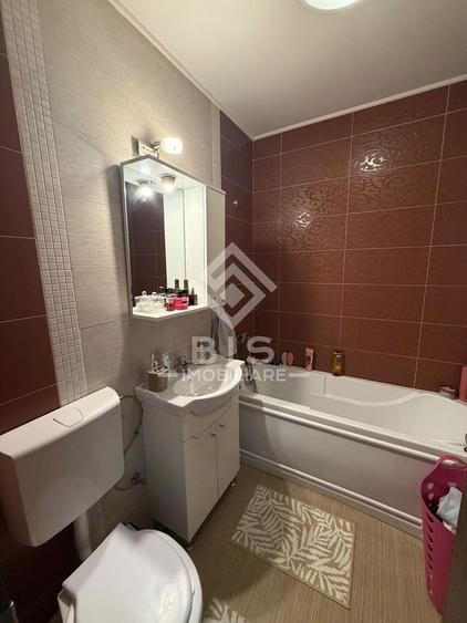 Apartament de vanzare 3 camere mobilat si utilat