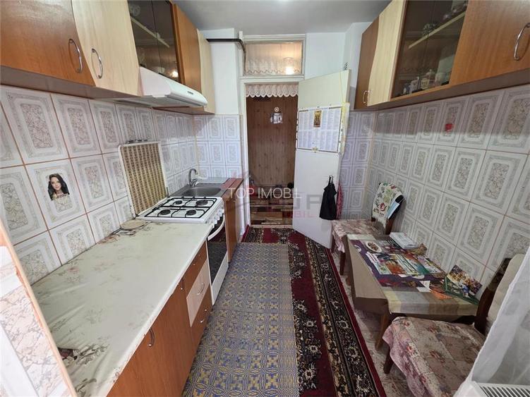 Dacia, 2 camere decomandat, etaj intermediar - 6